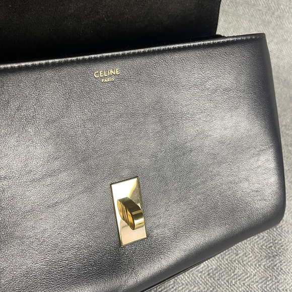 Black calfskin Soft 16 Teen bag w/ strap and dustbag - Picture 8 of 13